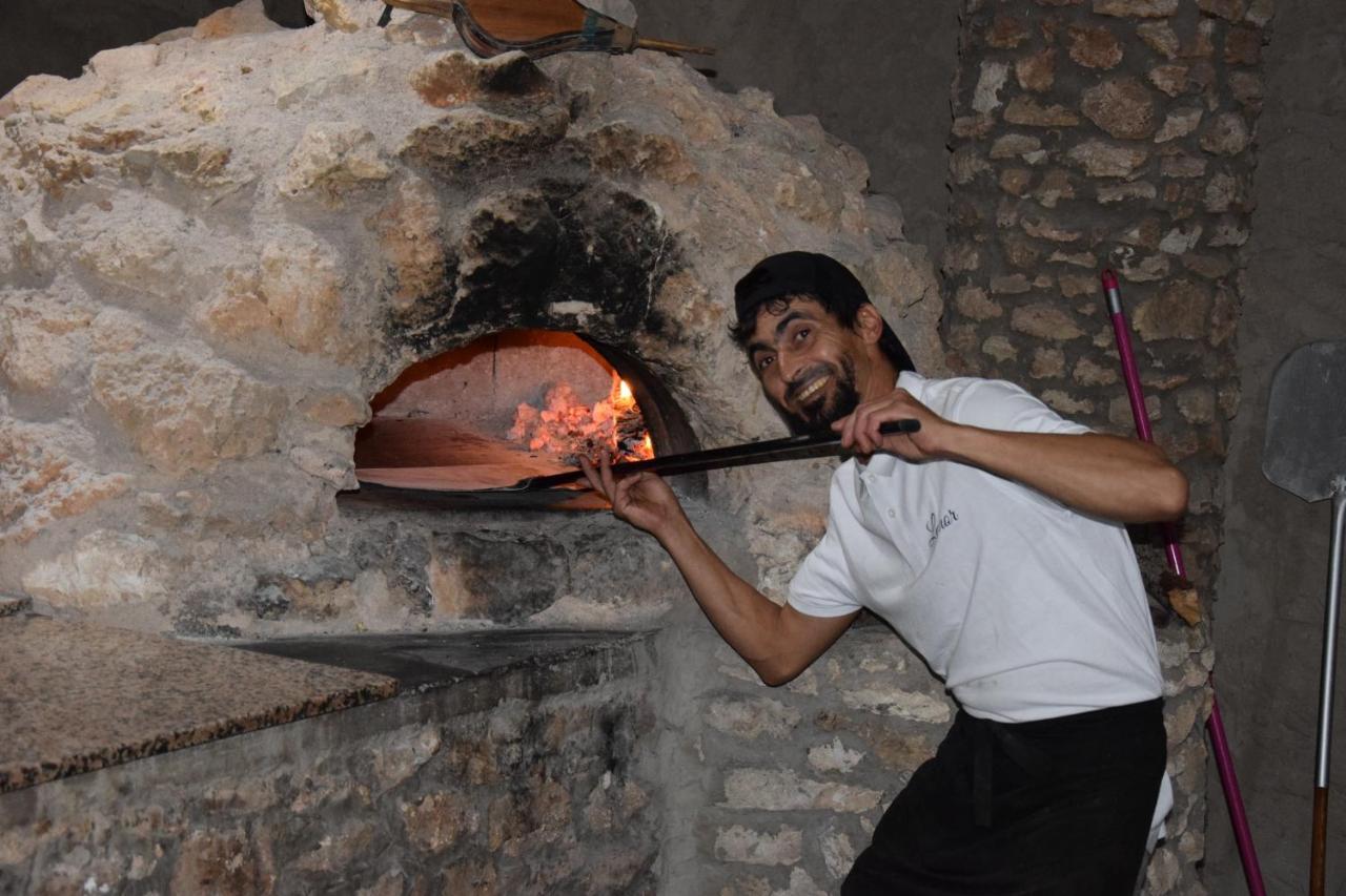 Hotel Leonor Beni Chiker Bagian luar foto